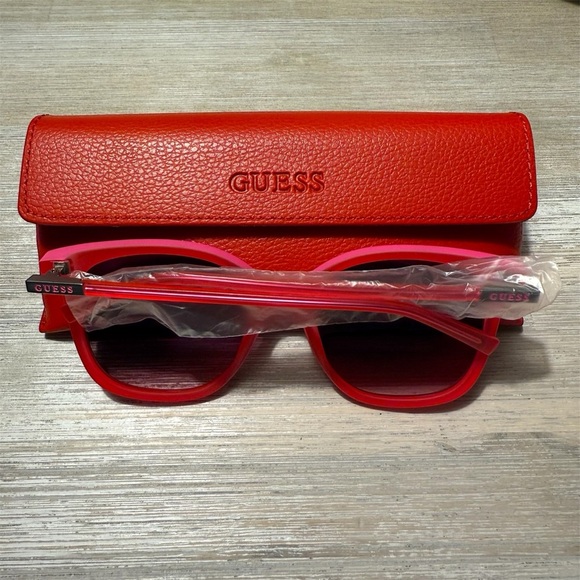 Guess Pink Sunglasses Full Rim Rectangular Shape - New With Case - Picture 3 of 9